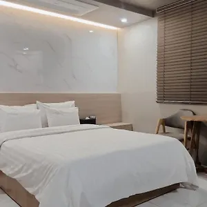 https://shire-station.busan-hotelsweb.com